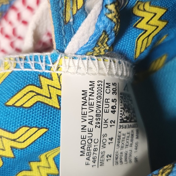 Wonder Woman Converse All Stars - Picture 3 of 3